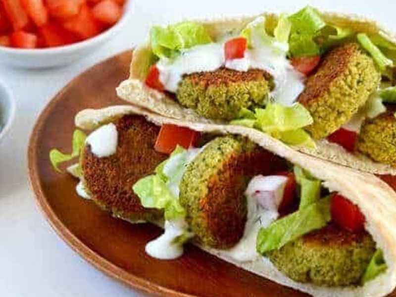 Taamia With Mesakaa Sandwich