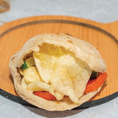 طعمية مع بطاطس مقلية