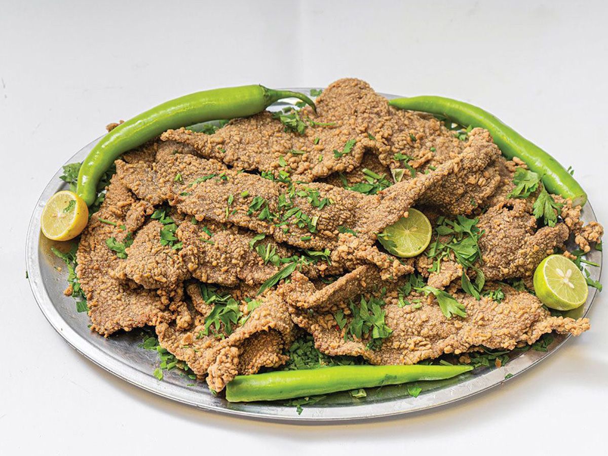 Order 1/8 of bran liver with bread and salads