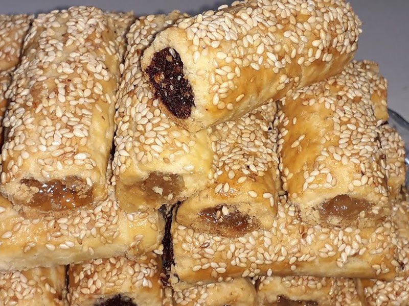 Halkoum With Ajwa And Sesame