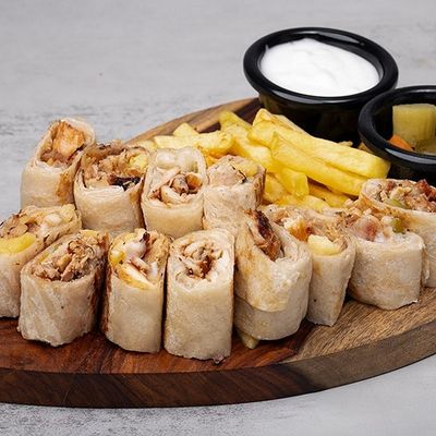 وجبة شاورما عربية وسط