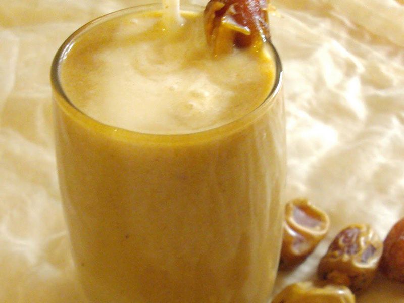 Dates With Milk Juice
