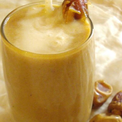 Dates With Milk Juice