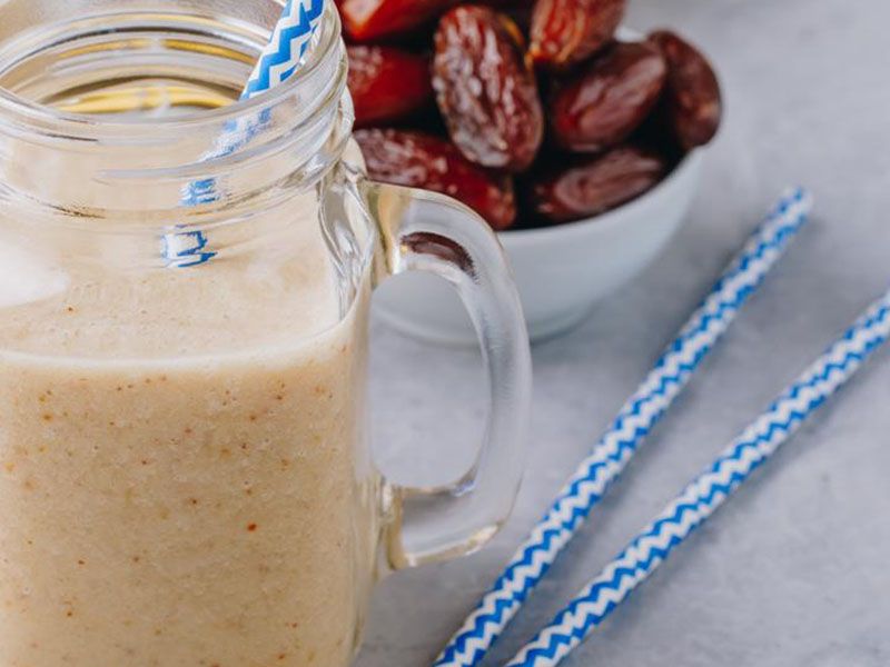 Dates With Milk Juice