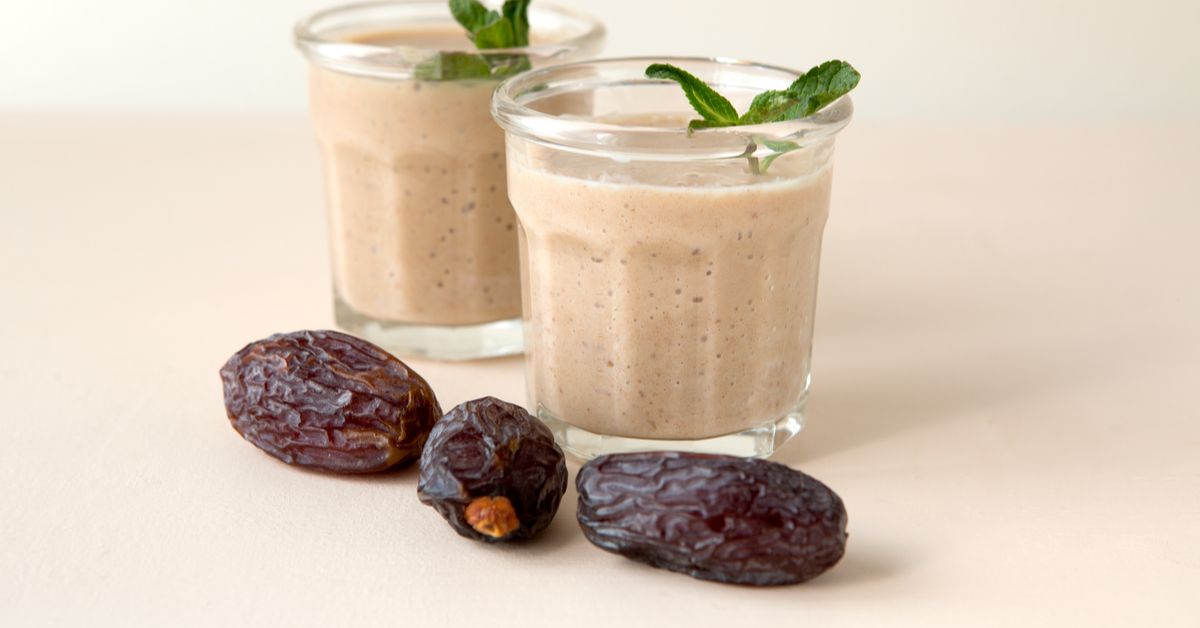 Dates With Milk Juice