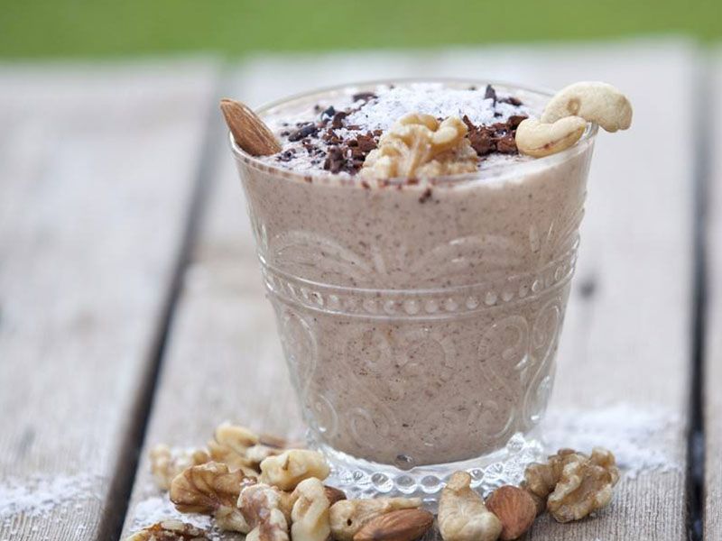 Dates With Nuts Juice