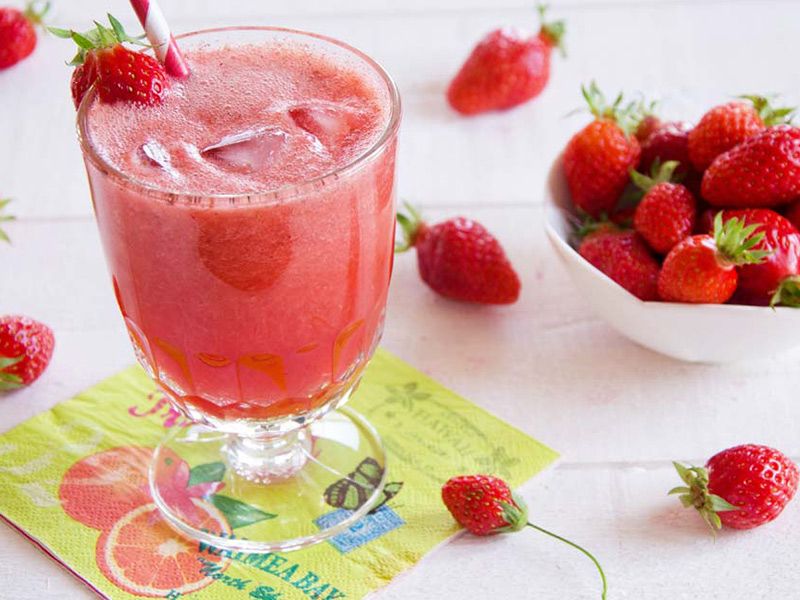 Strawberry With Milk Juice