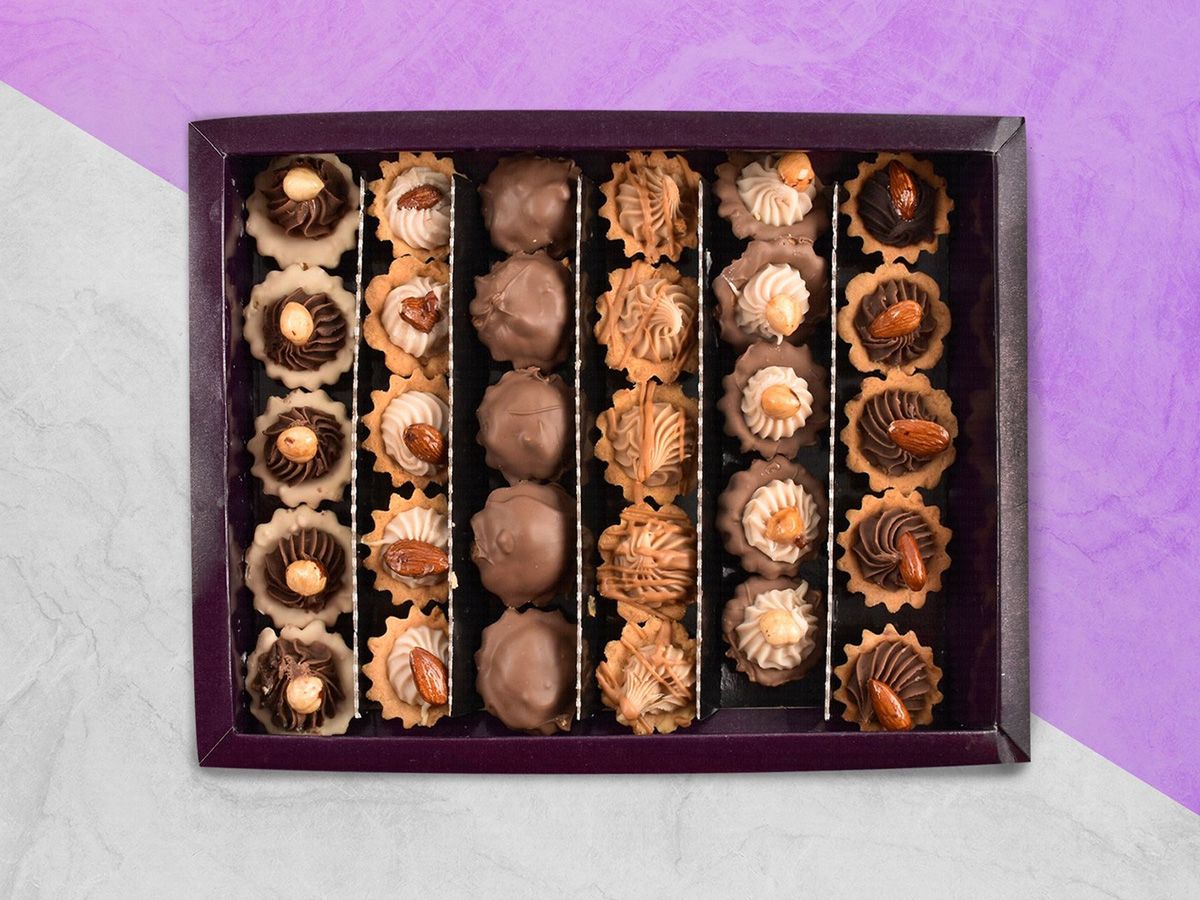 Super Petit Four Box 1 piece