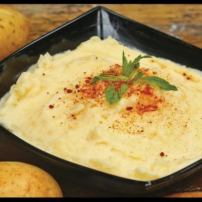Mahrousa With Hummus Box