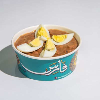علبة فول كبير مع بيض مسلوق