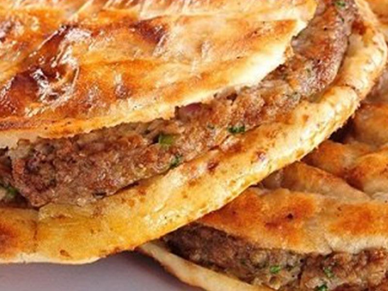 3la El Gamra Bread with Meat