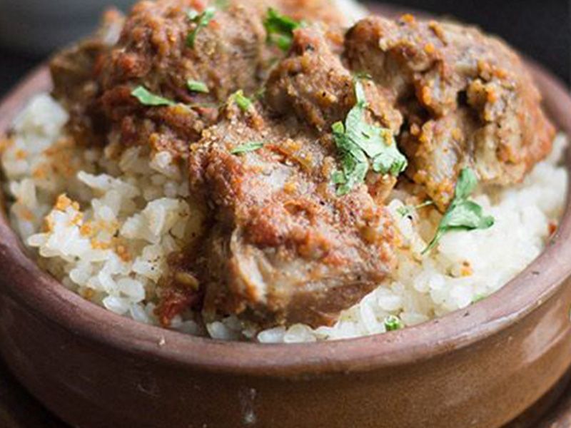 Meat Fatteh With Vinegar And Garlic