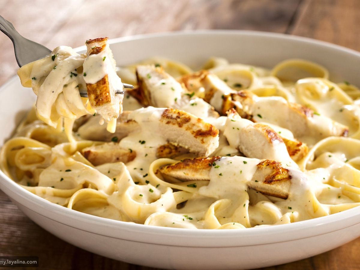 Cream chicken fettuccine pasta
