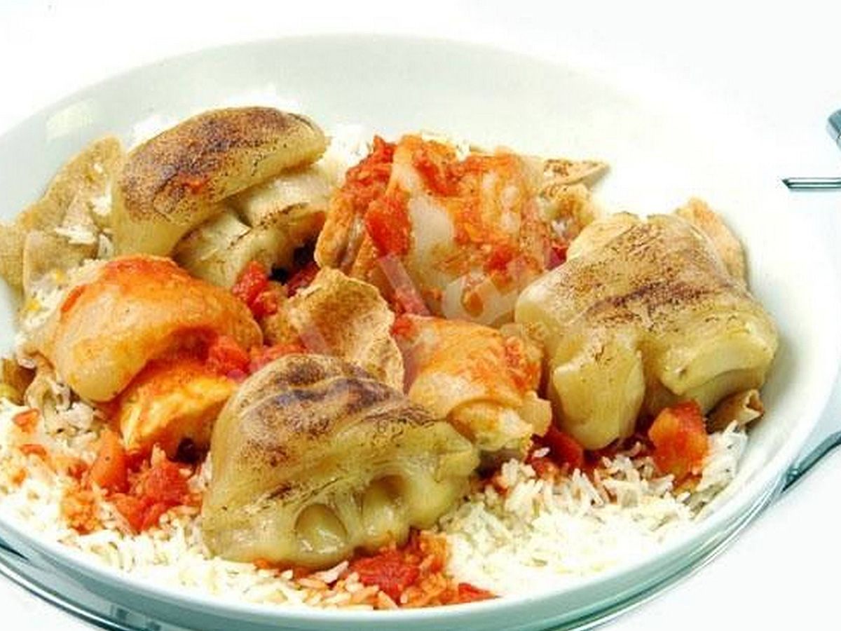 Knuckles Fatteh with Vinegar and Garlic