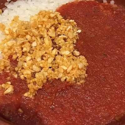 Fatteh With Tomato Sauce