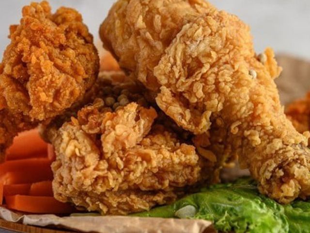 4 Pieces Of Broasted Chicken With Syrian Mixture Meal