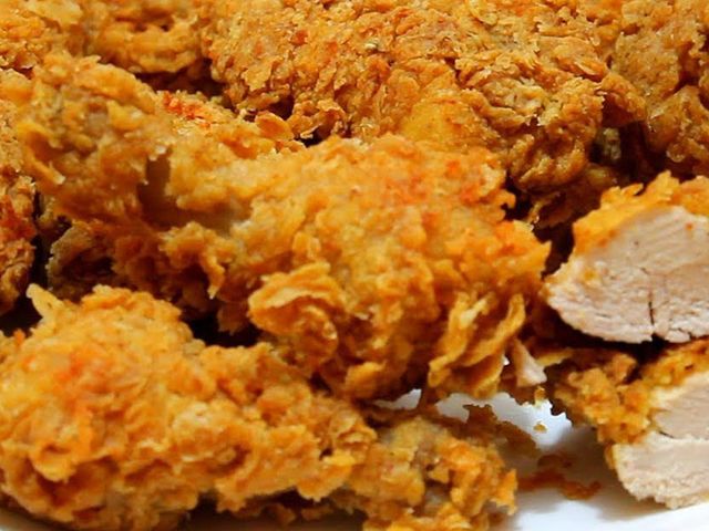 8 Pieces Of Broasted Chicken With Syrian Mixture Meal