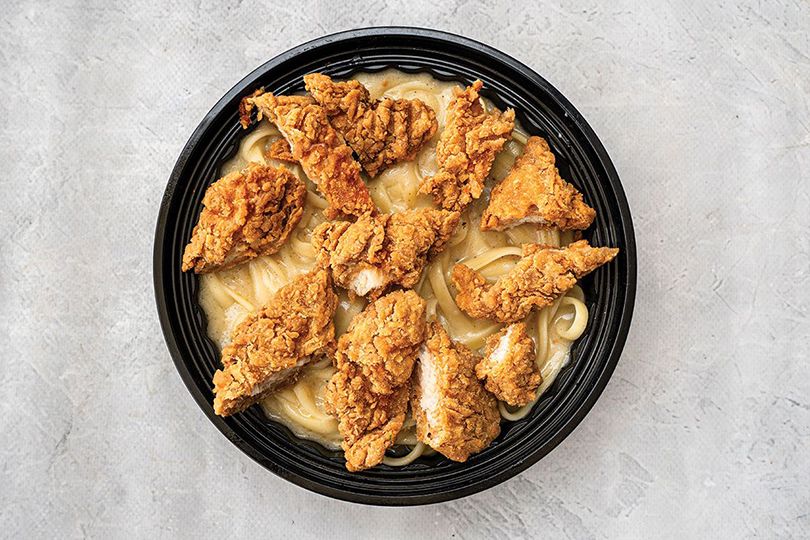 Crispy Chicken with White Sauce Pasta