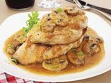Chicken with mushroom sauce