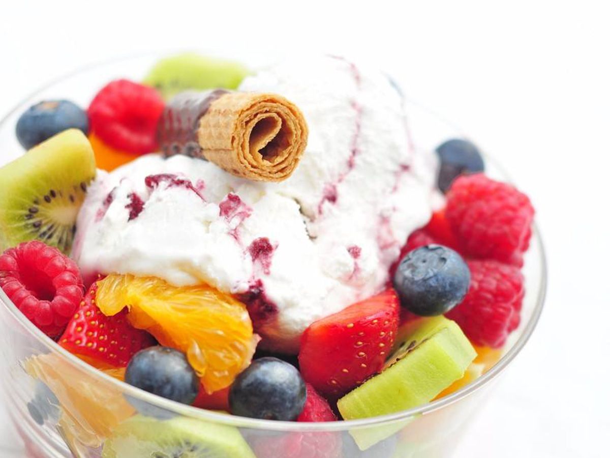 Fruit salad with ice cream