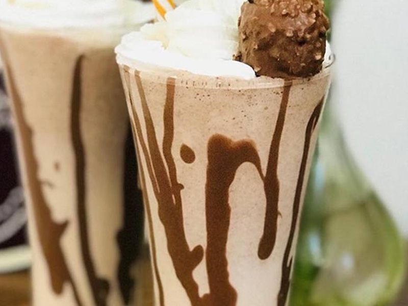 Ferrero Rocher Chocolate Milkshake