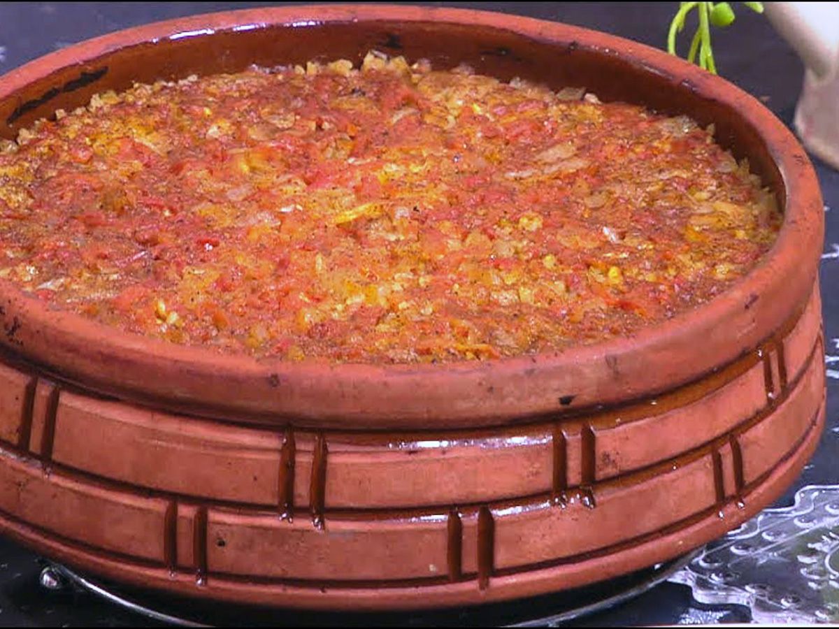 Grits with meat casserole