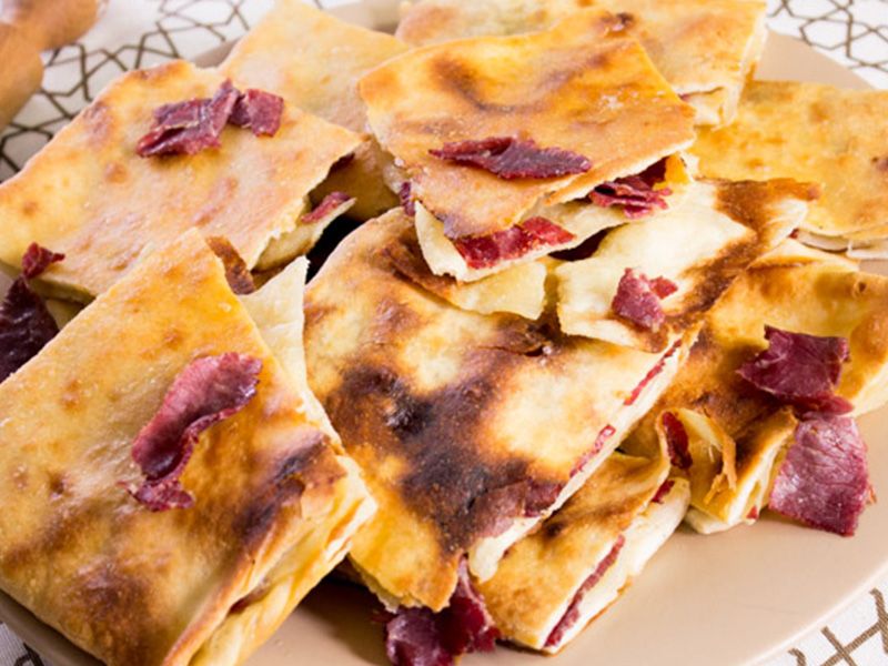 Feteer Meshaltet With Pastrami