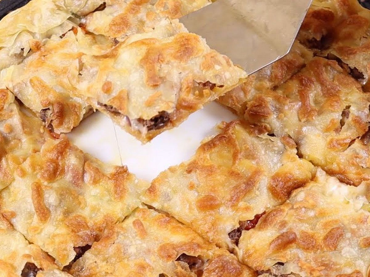 Baladi sausage pie