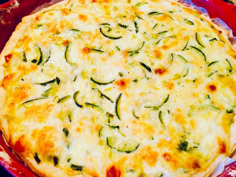 Chicken With Special Dough Sauce Pie