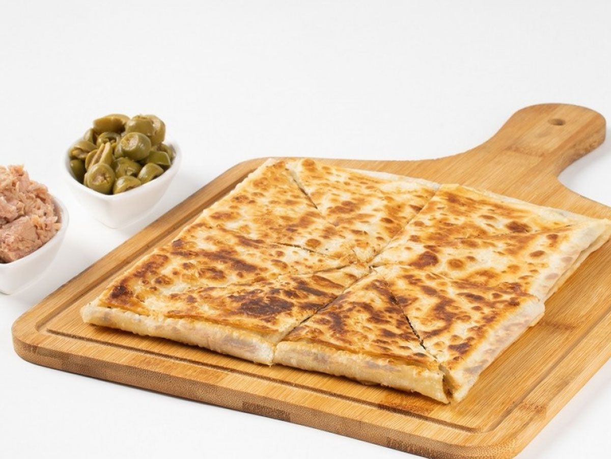 Anchovies oriental pizza