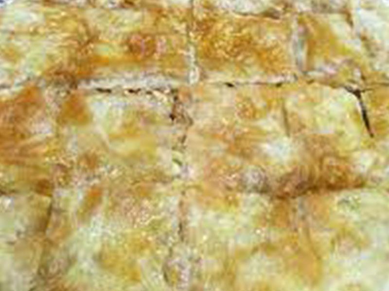 Qeshta With Honey Pie