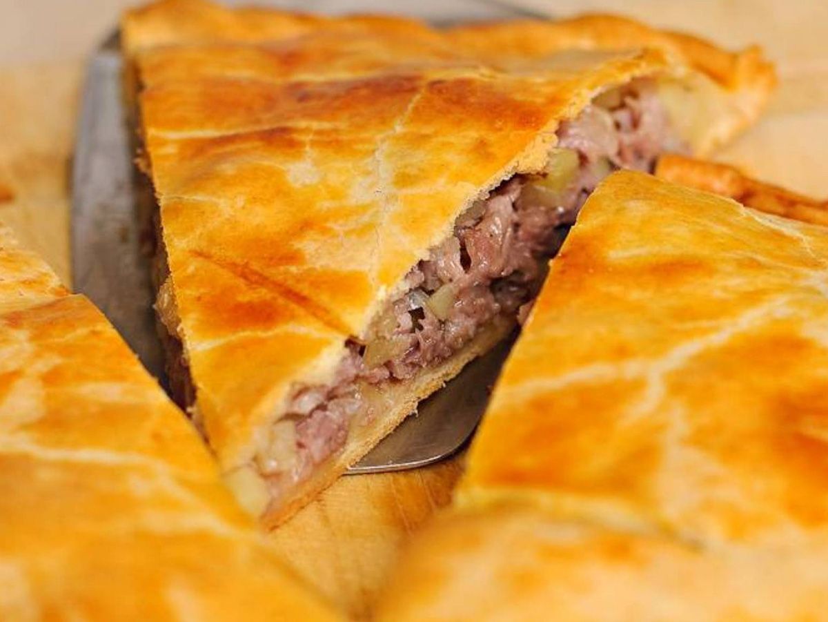 Savory minced meat pie