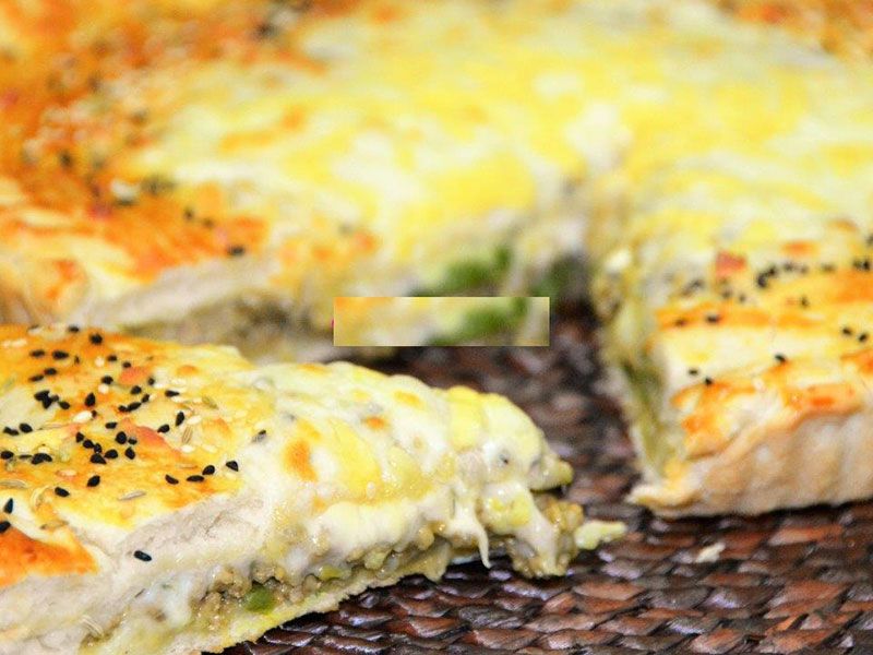 Chicken With Cheese Pie