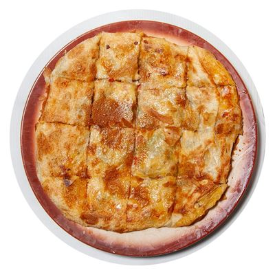 Pie with corned beef and egg