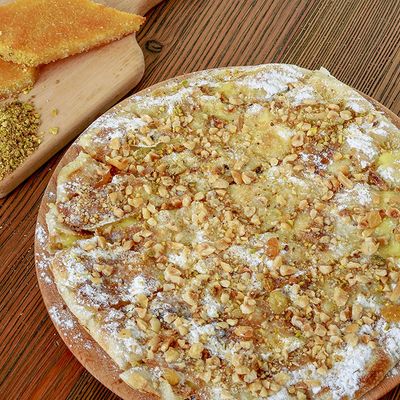 Large Konafa and basbousa pie
