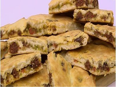 Ajwa Pie And Nuts