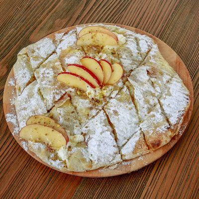 Medium apple pie