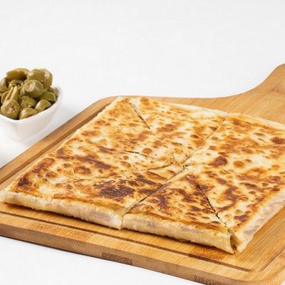 Medium tuna pie