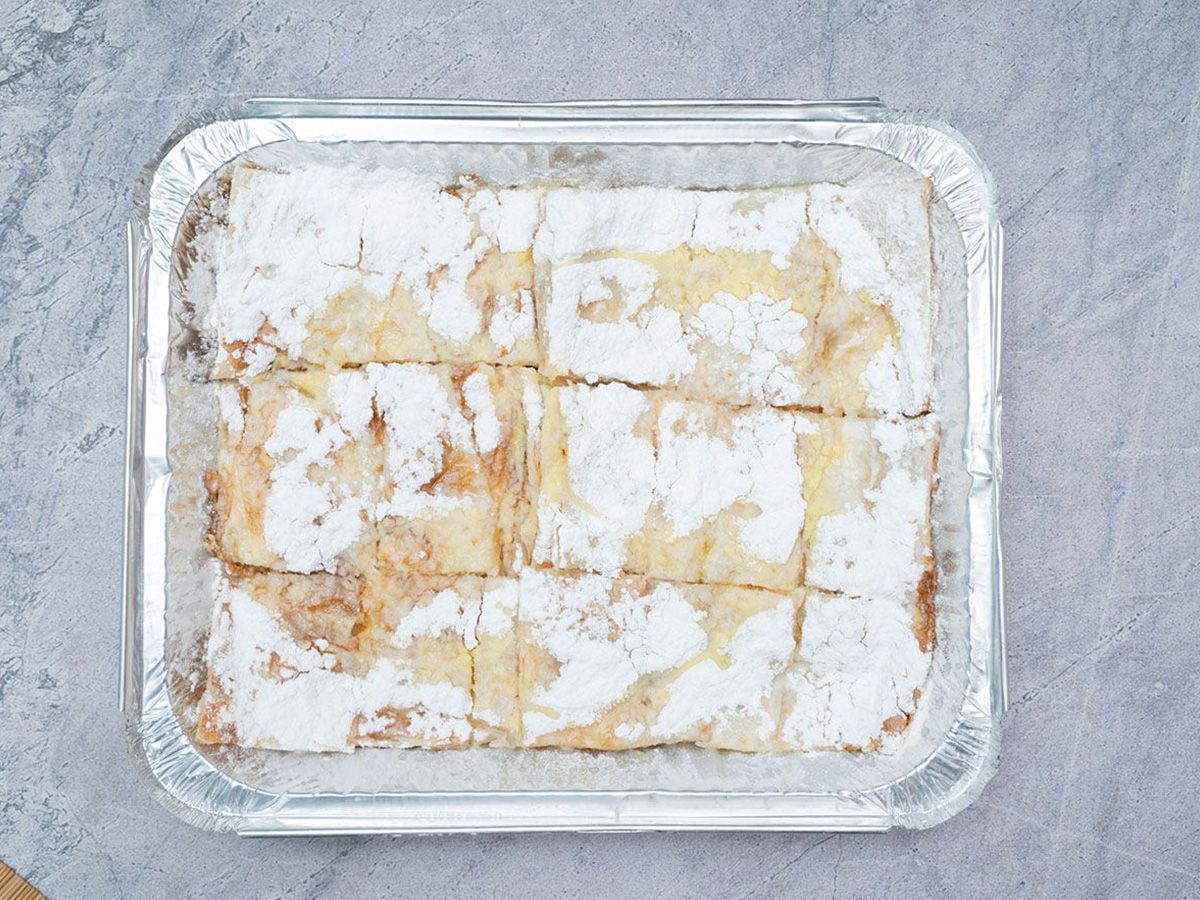 Plain pie with sugar