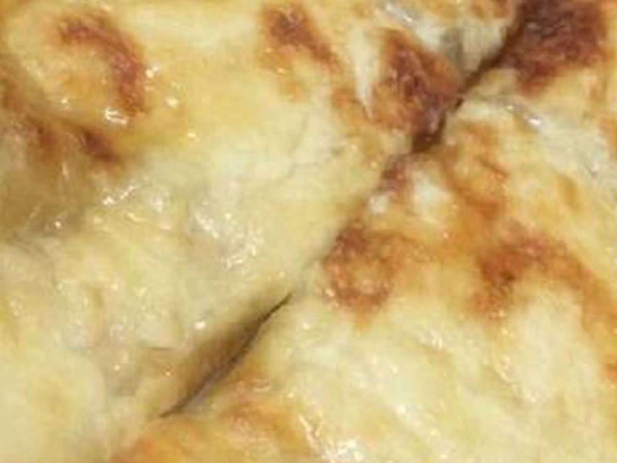 Feteer Meshaltet With Qeshta and Honey