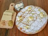 Qeshta and honey pie