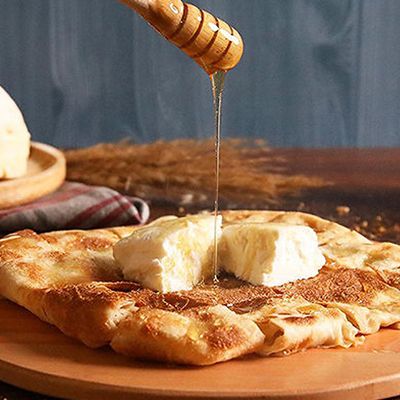 Qeshta And Honey Pie