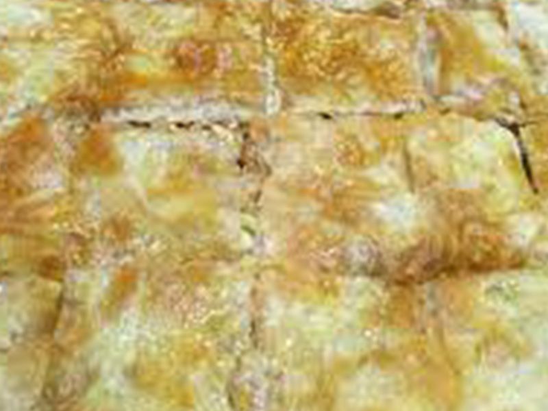 Qeshta With Honey Pie