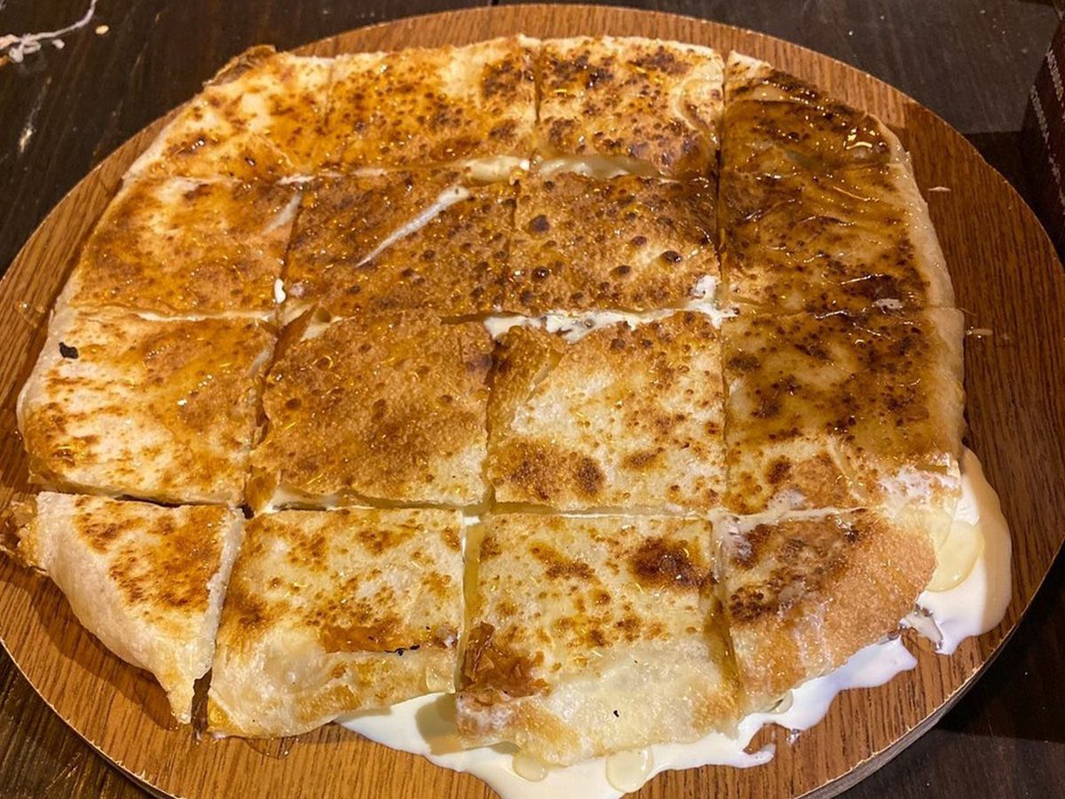 Mixed cheese pie