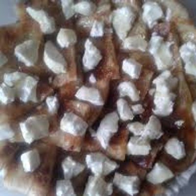 Qeshta With Honey Pie