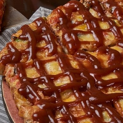 BBQ Chicken pizza Feteer