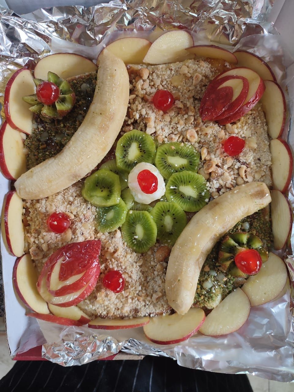 Fruits cocktail and honey pie