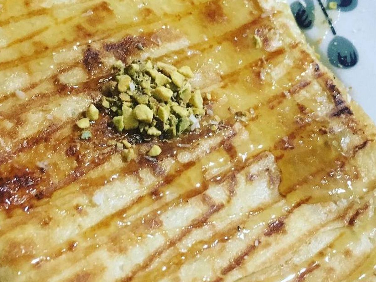 Qeshta And Honey Feteer