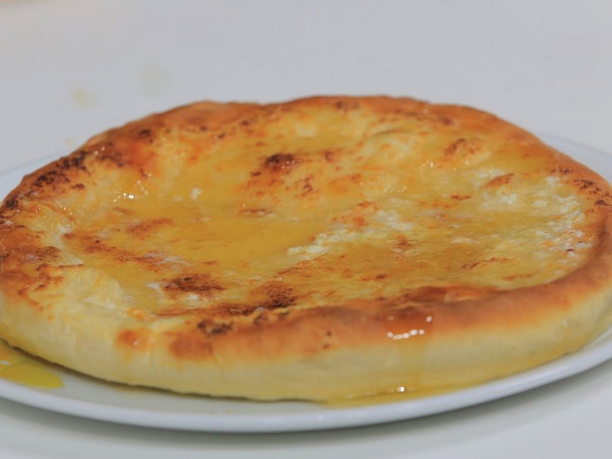 Qeshta with Honey and Nuts Pie