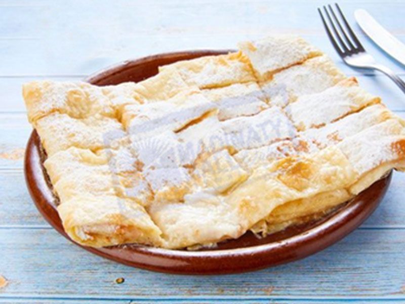 Custard With Qeshta And Honey Pie